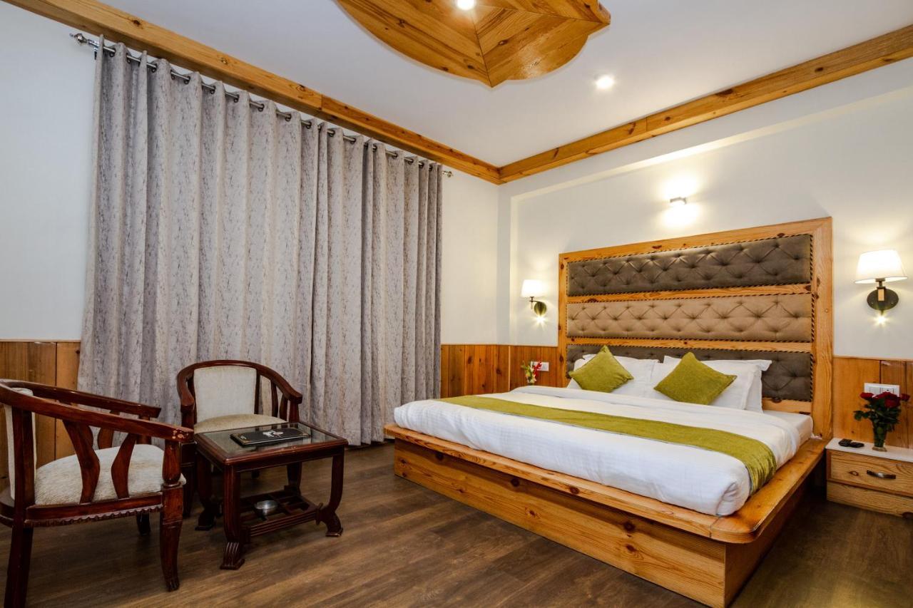 Hotel Vaibhav Regency Manāli Esterno foto