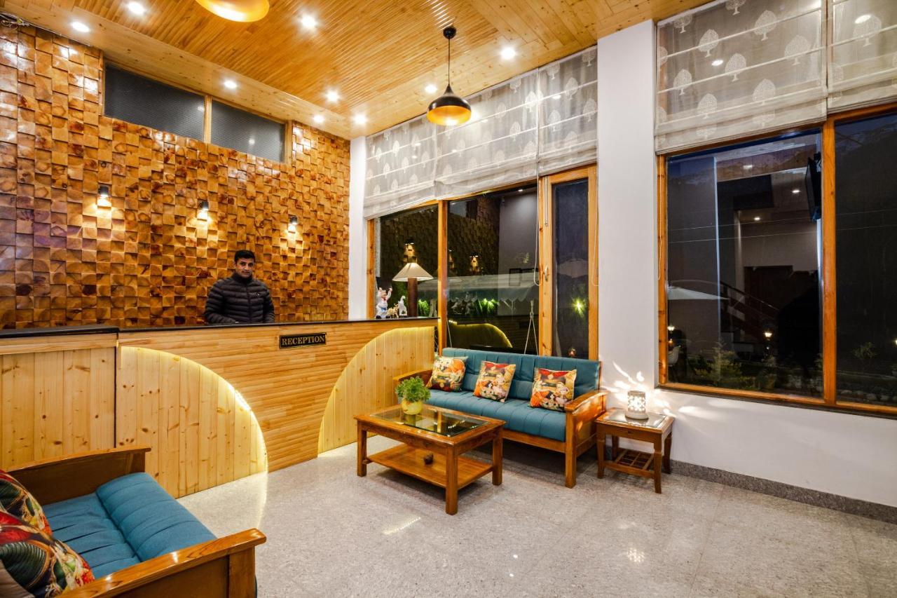 Hotel Vaibhav Regency Manāli Esterno foto