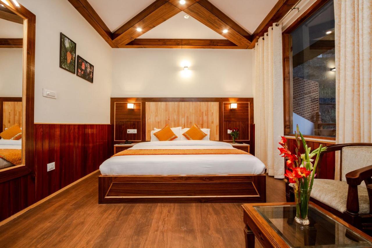 Hotel Vaibhav Regency Manāli Esterno foto