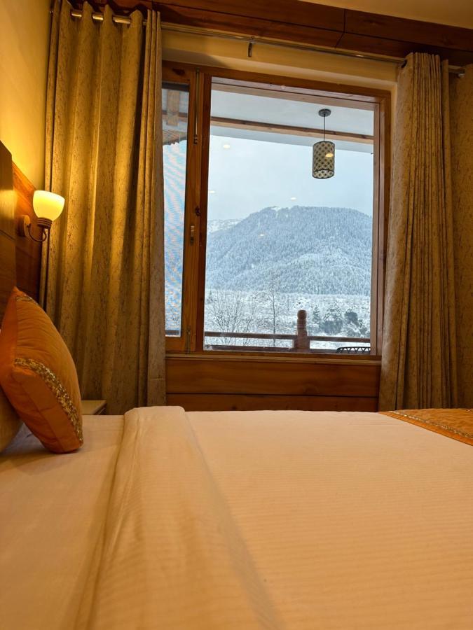 Hotel Vaibhav Regency Manāli Esterno foto
